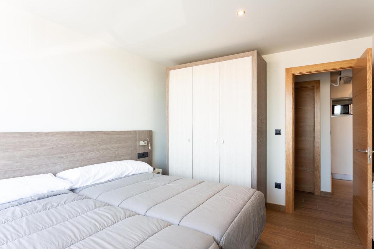 Apartamentos Playa De Los Barcos Isla Plana 외부 사진