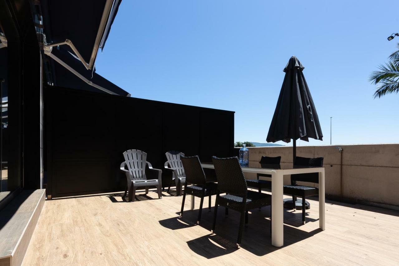 Apartamentos Playa De Los Barcos Isla Plana 외부 사진