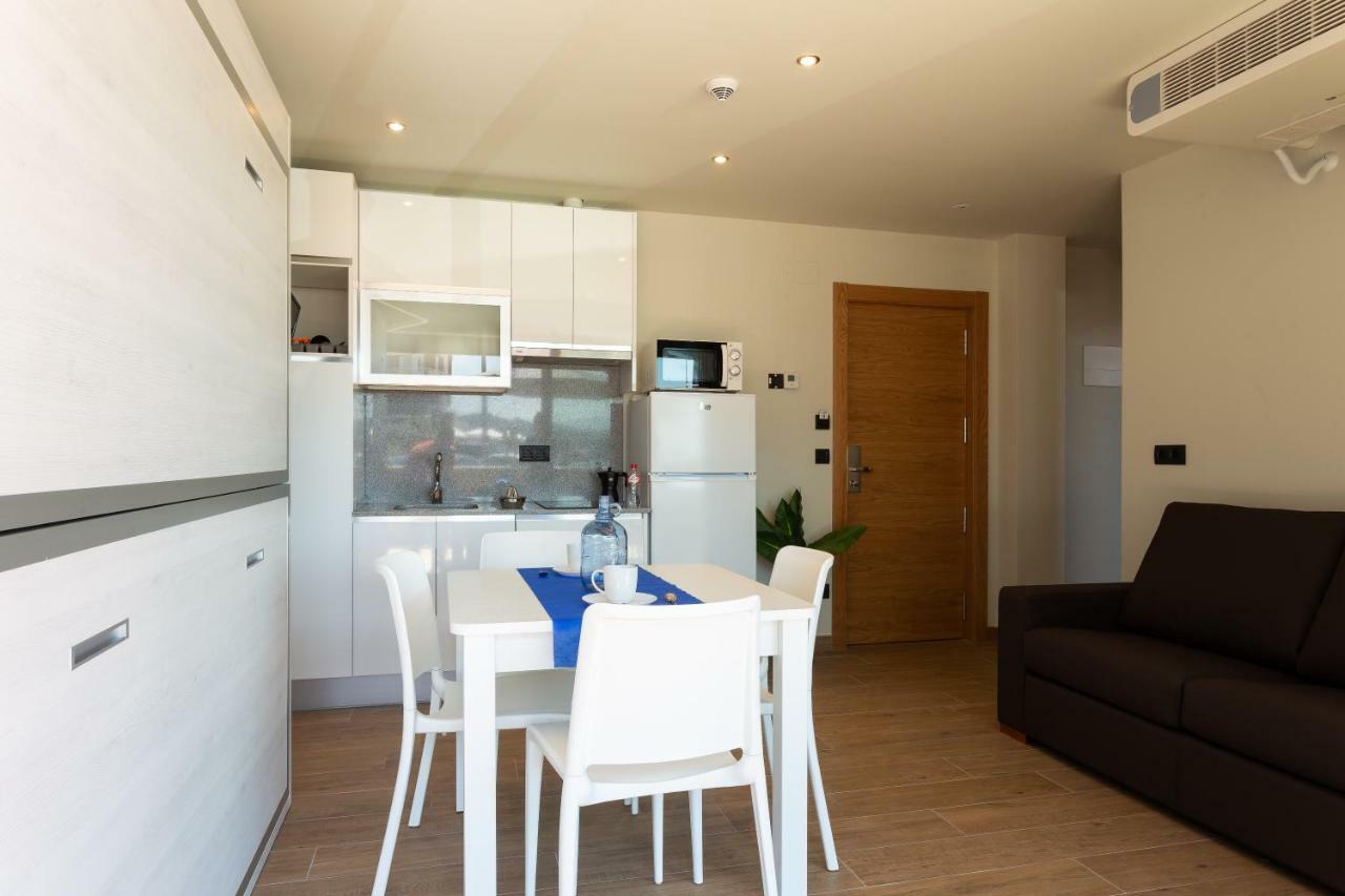 Apartamentos Playa De Los Barcos Isla Plana 외부 사진