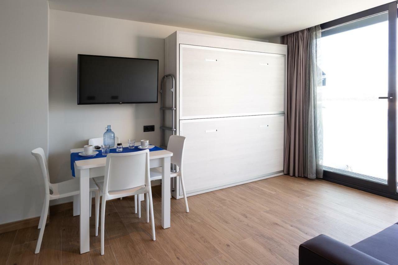 Apartamentos Playa De Los Barcos Isla Plana 외부 사진