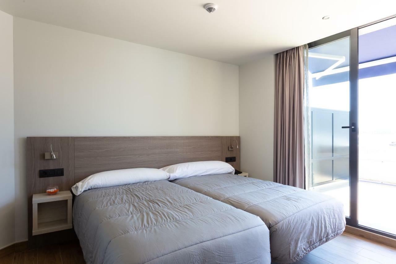 Apartamentos Playa De Los Barcos Isla Plana 외부 사진