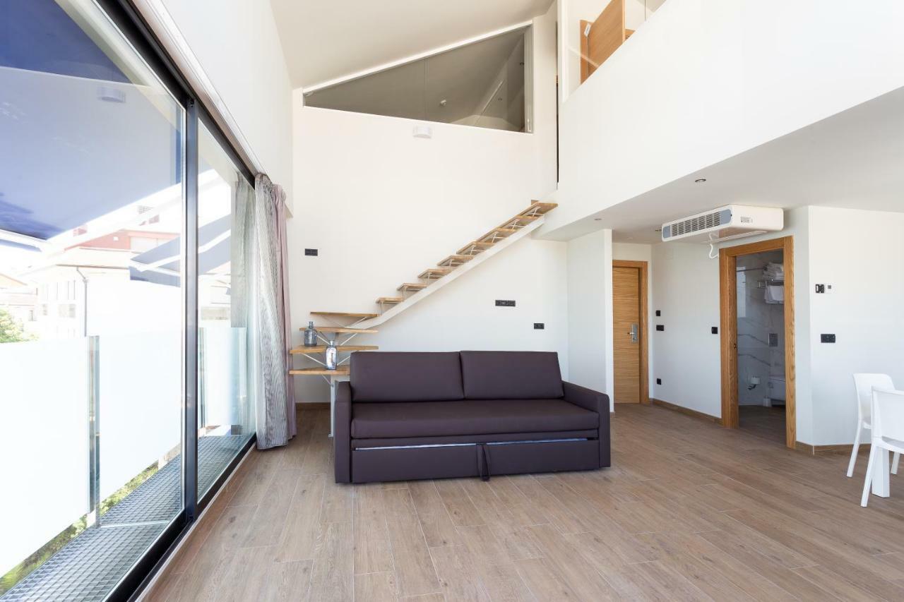 Apartamentos Playa De Los Barcos Isla Plana 외부 사진